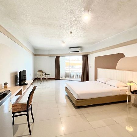 Markland Beach View Pattaya Extérieur photo