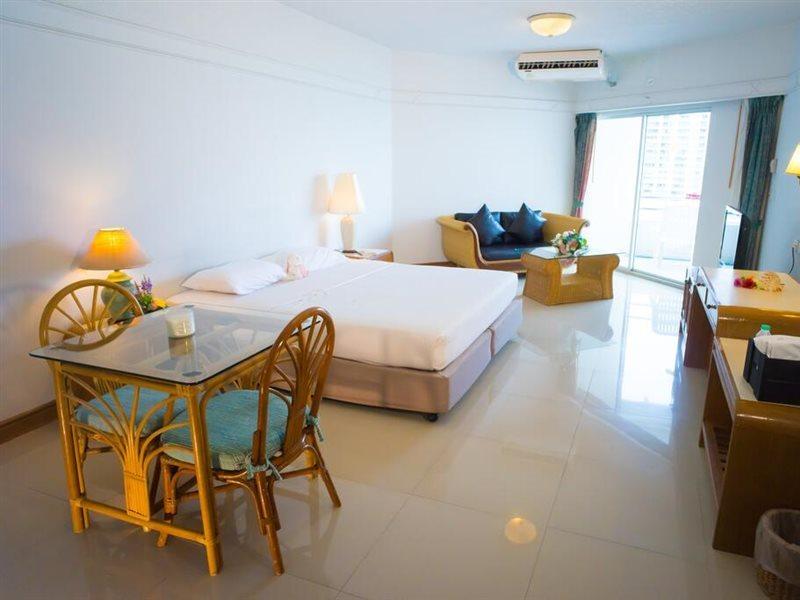 Markland Beach View Pattaya Extérieur photo